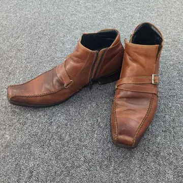 whoop de doo 브라운 가죽 드레스 신발 미들컷