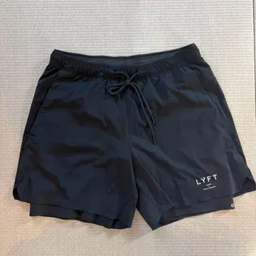 LYFT 블랙 숏팬츠