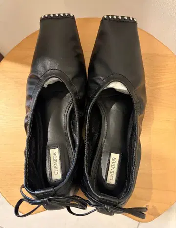 CHEMBUR 첸버 블랙 플랫슈즈 35