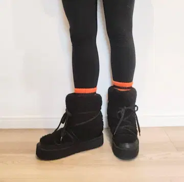 H&M 통굽 보아 부츠 24.5 블랙