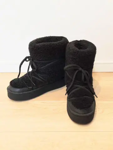 H&M 통굽 보아 부츠 24.5 / 39 / US 8 블랙