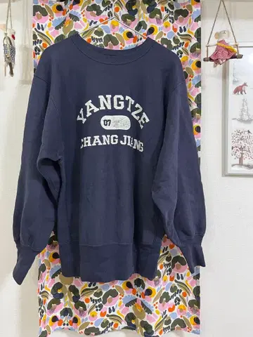 CIOTA YANGTZE CHANG JIANG 맨투맨