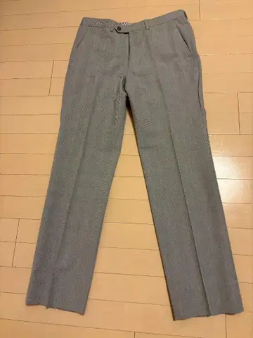 그레이 스트라이프 슬랙스