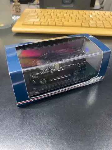 도요타 알파드 에그제큐티브 브라운 미니카