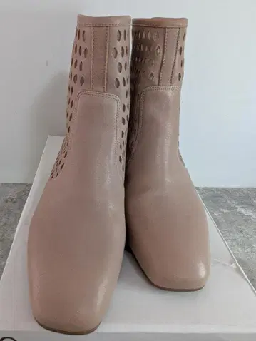 베이지 메쉬 사이드 고어 부츠