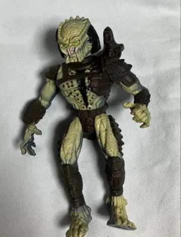 케너 에이리언 vs 프레데터 피규어 1994 (프레데터만)