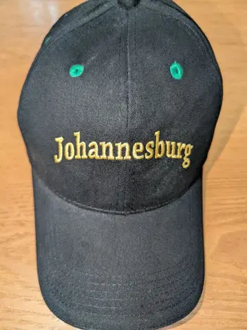 경마 Johannesburg 자수 캡