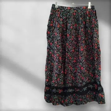 Natalie 꽃무늬 플레어 스커트 S 사이즈