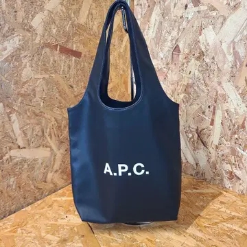 A.P.C. 토트 니농 스몰 블랙