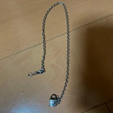 비비안 실버 락 펜던트 목걸이