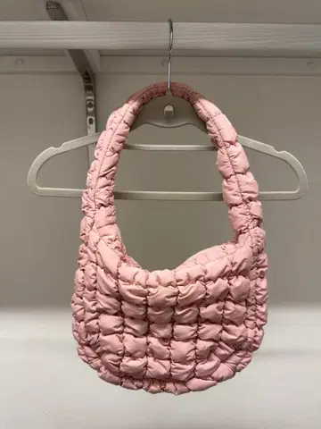 COS 퀼팅 핑크 숄더백