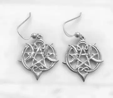 DD: Sterling Silver Small Heart Pentacle
