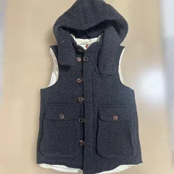 EEL 엘레베스트 후드 부착 다운 베스트