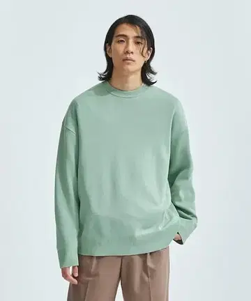 UNITED TOKYO 민트 그린 크루넥 스웨터