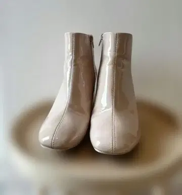 베이지 광택 숏부츠