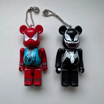 베어브릭 해피 복권 베놈 & 스칼렛 스파이더