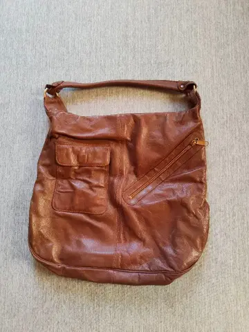 브라운 가죽 숄더백