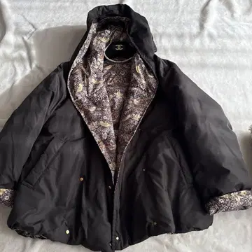 윌리엄 모리스 리버서블 다운 후드 부착 펠리시모