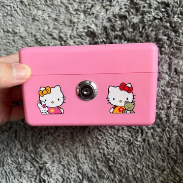 Hello Kitty 산리오 캐릭터 헬로키티 열쇠 달린 저금통