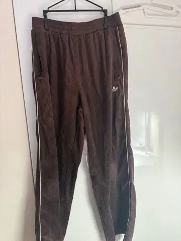 adidas 코듀로이 바지 브라운