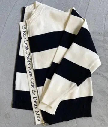 새상품급 FURRY 초경량 로고 프린트 ZIP 블루종