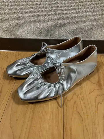 실버 플랫슈즈 발레 슈즈