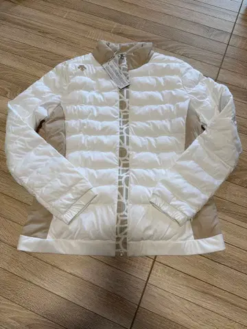 [ 미사용 새상품 ] 데상트 골프 충전솜 자켓 L