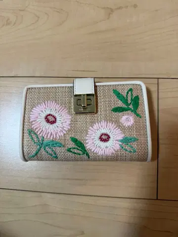 미사용 케이트 스페이드 kate spade 지갑 이단 접이식