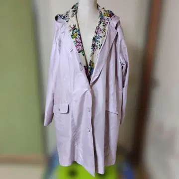 장밋빛 인생 연보라 플라워 무늬 윈드브레이커