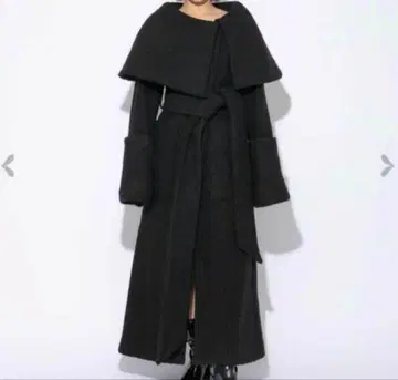 Malt the Lady 랩핑 가운 코트 블랙