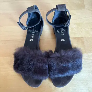 AZZARDO 퍼 샌들 브라운