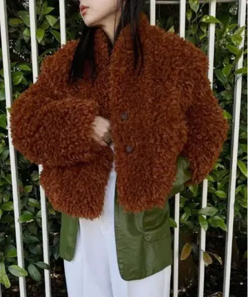 REVERSIBLE POODLE BOA JACKET