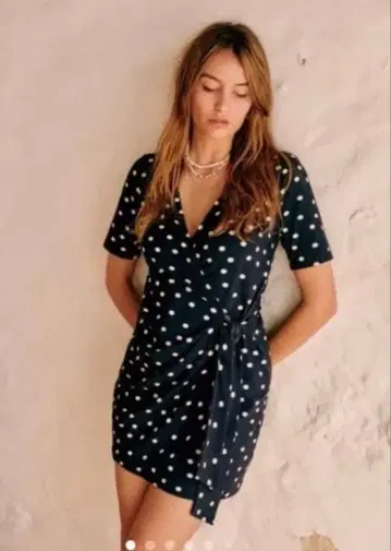 Sezane 세잔느 랩 원피스 네이비 도트 무늬
