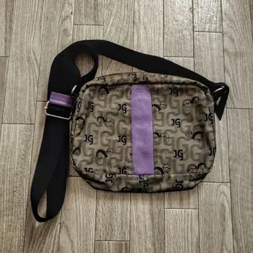 초레어 모델 Jack Gomme 얼굴 패턴 숄더백 가죽