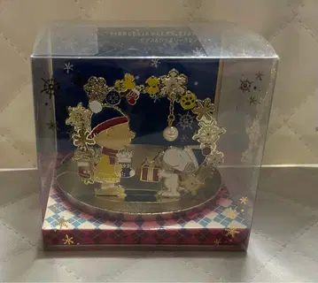 유니버셜 2018 [ 스누피 주얼리 스탠드 귀걸이 ]