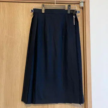 오닐 오브 더블린 랩 플리츠 스커트 네이비 [새상품급]