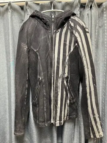 KMRii 케무리 후드티