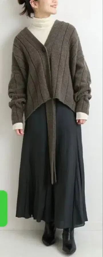 IENA MIJEONG PARK RIBBED 숏 가디건