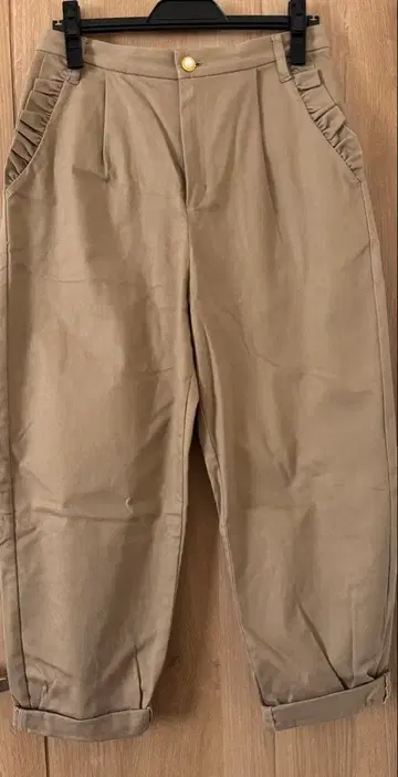 프랑슈리페의 프릴 달린 팬츠