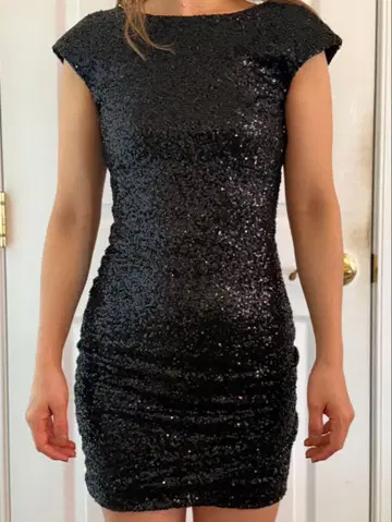 블랙 스팽글 타이트핏 미니 원피스