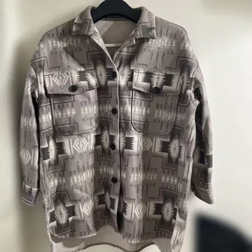 차오패닉 티피 네이티브 무늬 그레이 계열 자켓 사이즈 ONE