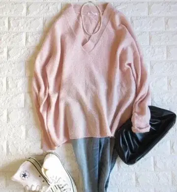 투모로우랜드 갤러리 바이 고급 파인 울 V넥 니트 핑크