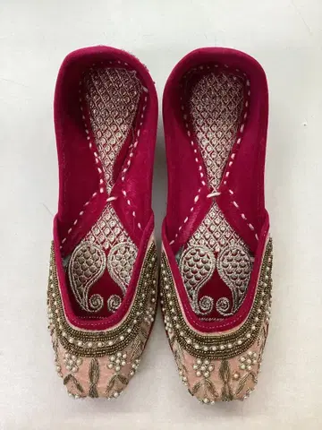 에스닉 스타일 핑크 슬립온 샌들