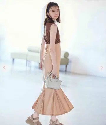 [ 새상품급 ] 하이웨스트 플리츠 디자인 머메이드 스커트