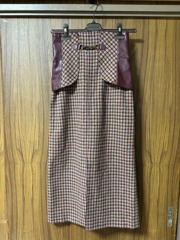 릴리 브라운 체크 무늬 타이트 스커트 가죽 포함