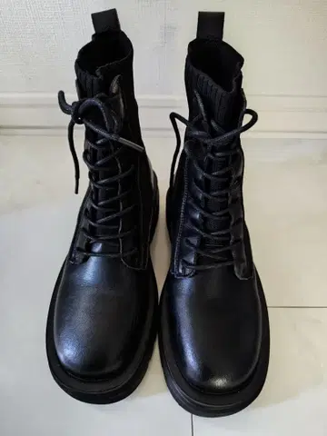 COOLA 레이스업 부츠