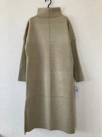 새상품 야마다야 스르 7 보틀넥 니트 원피스 베이지 까슬거림 없음
