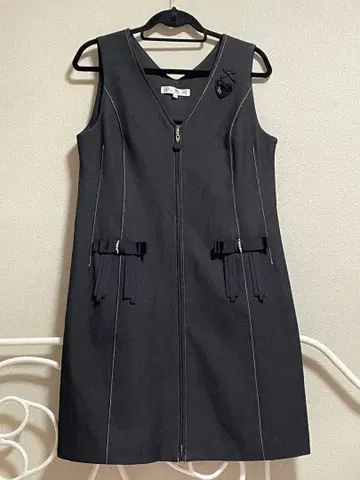 슈퍼 뷰티 42 블랙 슬리브리스 원피스 지퍼 포함