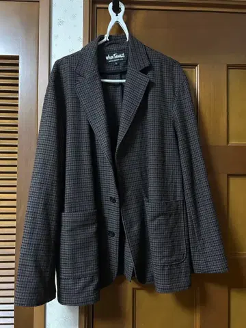 브라운 체크 무늬 테일러드 자켓