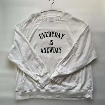 로고 맨투맨 트레이닝복